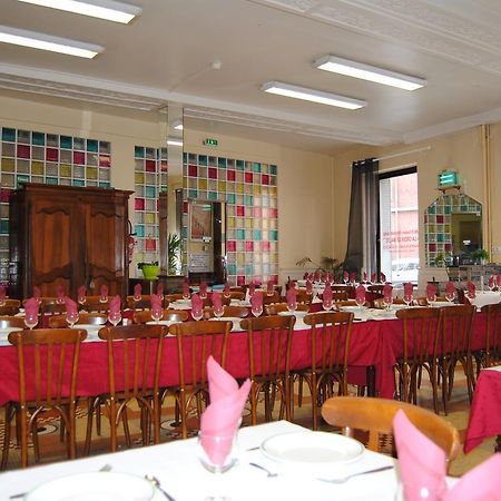 Hotel A La Croix De Malte ルルド エクステリア 写真