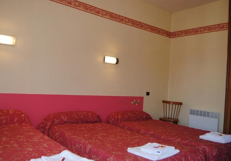 Hotel A La Croix De Malte ルルド エクステリア 写真