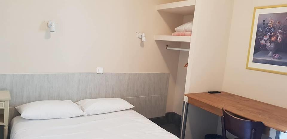 Hotel A La Croix De Malte ルルド エクステリア 写真