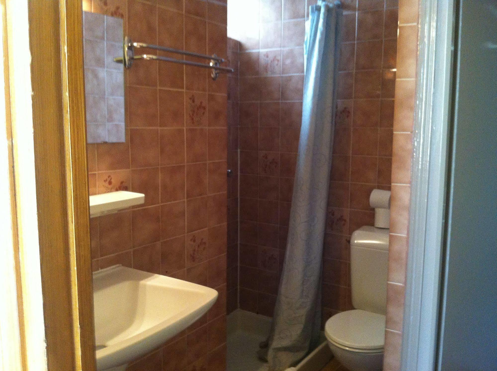 Hotel A La Croix De Malte ルルド エクステリア 写真