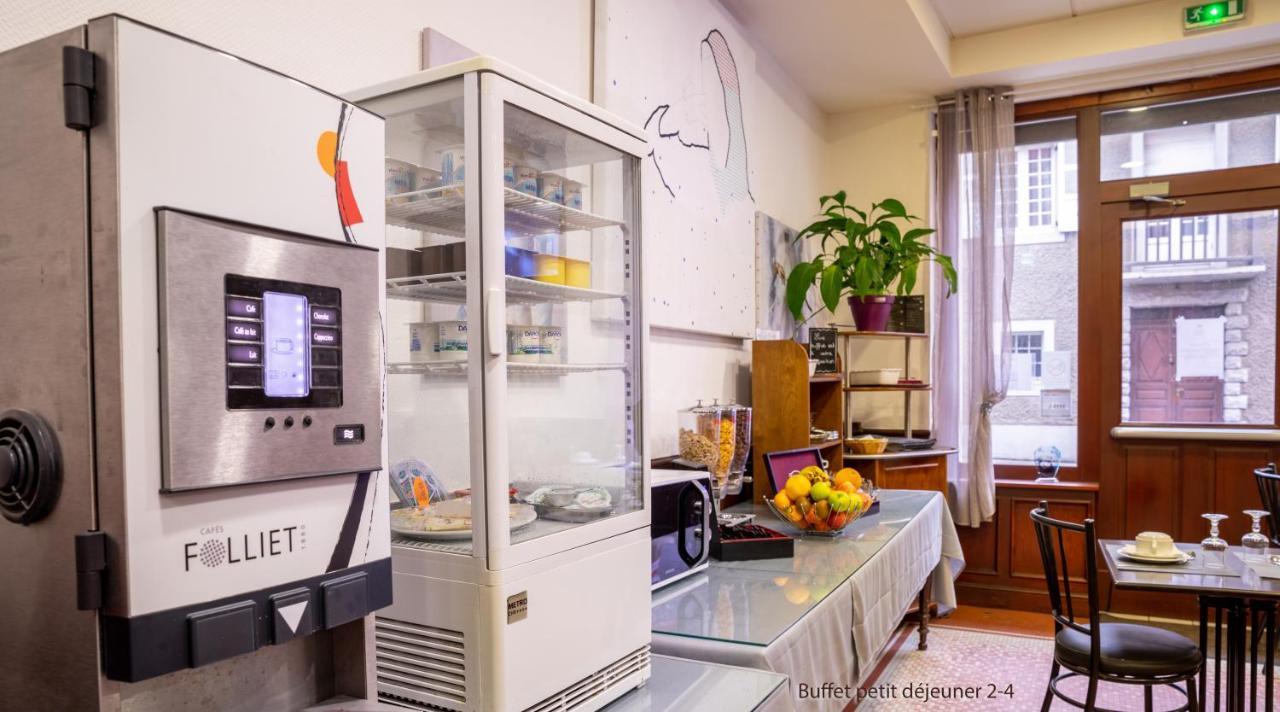 Hotel A La Croix De Malte ルルド エクステリア 写真