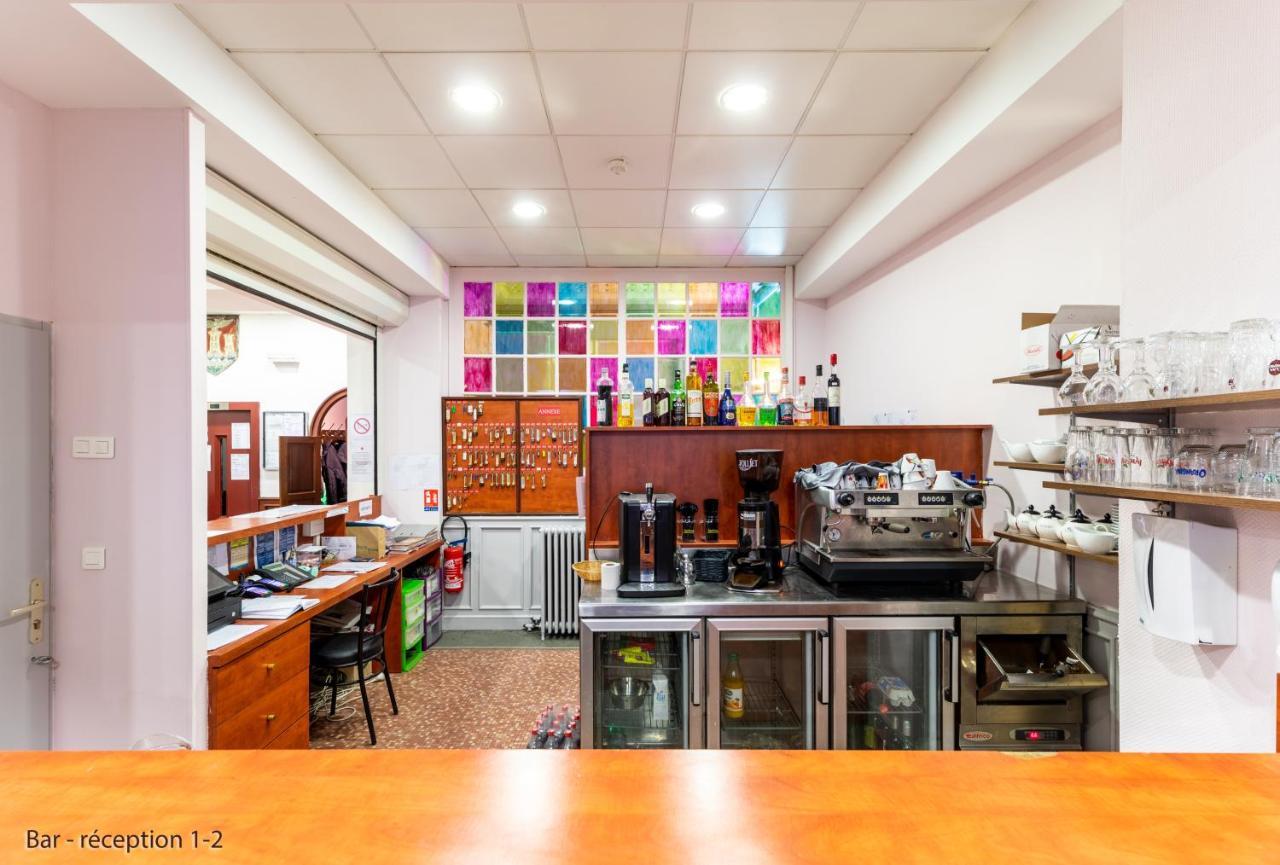 Hotel A La Croix De Malte ルルド エクステリア 写真